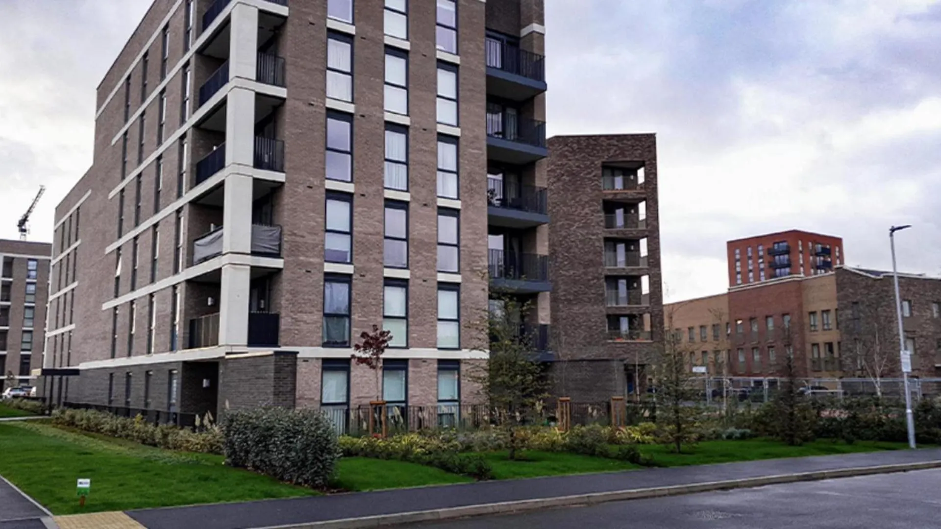 Brand New Stunning 2-Bed Apartment In Dagenham location
